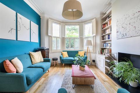 141 Bathurst Gardens, London, NW10 5JJ