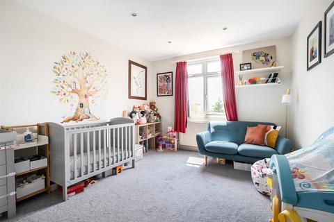 141 Bathurst Gardens, London, NW10 5JJ