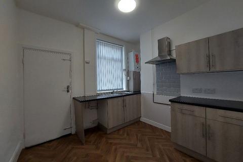 2 bedroom terraced house to rent, Leyland Road, Burnley BB11