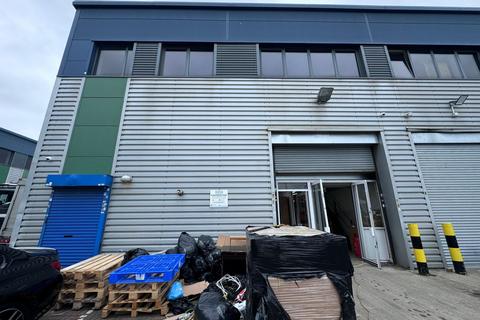 Industrial unit to rent, Beaver Industrial Park, Brent Road, Southall, Greater London, UB2