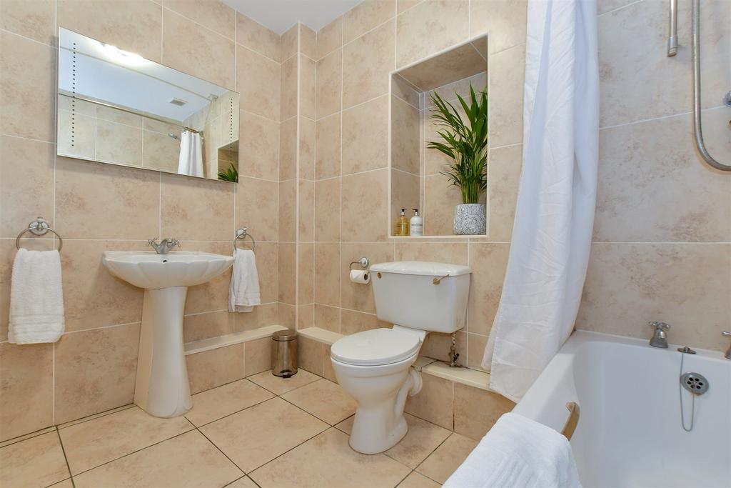 En Suite Bathroom