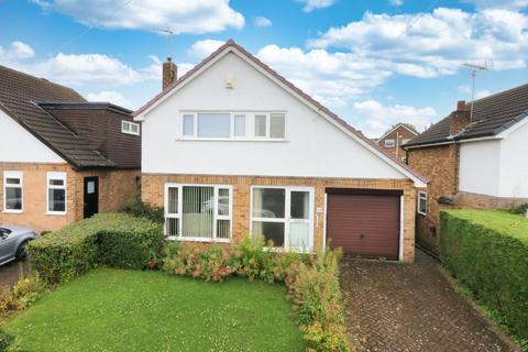 3 bedroom detached house for sale, St. Margarets Avenue, Horsforth, Leeds, West Yorkshire, LS18