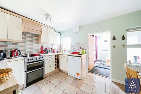 2 bedroom semi-detached house for sale, Buckingham Road, Brackley NN13