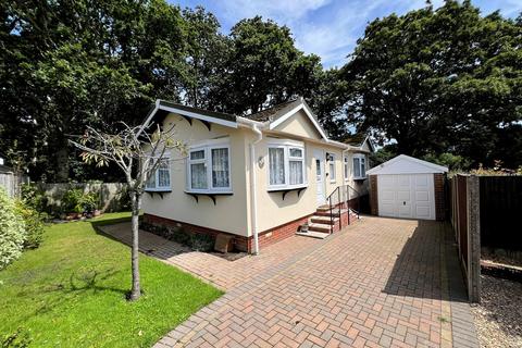 2 bedroom mobile home for sale, Woodlands Park, Stopples Lane, Hordle, Lymington, Hampshire. SO41 0JB