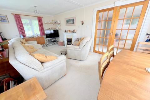 2 bedroom mobile home for sale, Woodlands Park, Stopples Lane, Hordle, Lymington, Hampshire. SO41 0JB