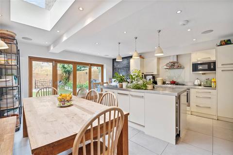 4 bedroom house to rent, Swanage Road, SW18