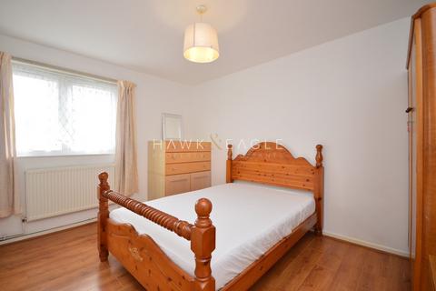3 bedroom terraced house to rent, Tarbert Walk, London, Greater London. E1