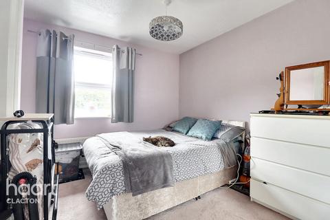 37 Beverley Drive, Kirby Cross, Frinton-on-sea, CO13 0UE