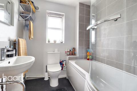 37 Beverley Drive, Kirby Cross, Frinton-on-sea, CO13 0UE