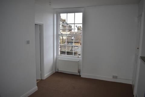 1 bedroom flat to rent, Spencer Square, Ramsgate, CT11