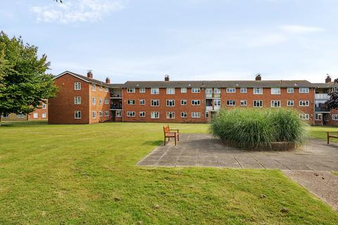 2 bedroom maisonette for sale, Meadway Court, Southwick, Brighton