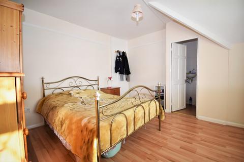3 bedroom end of terrace house to rent, Middle Park Avenue London SE9