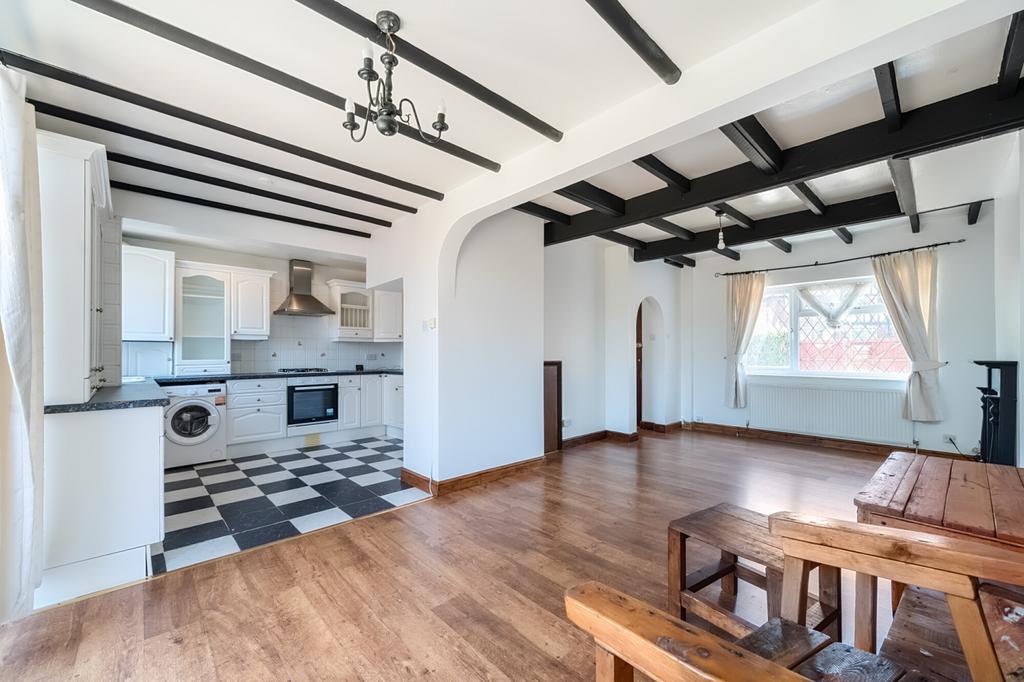 Kitchen / Reception