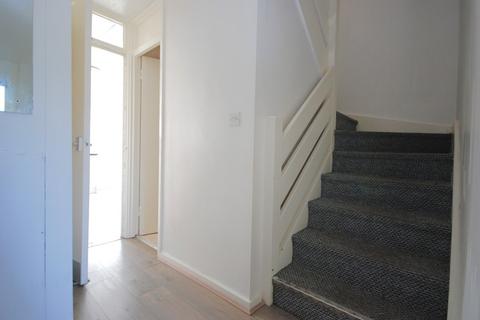3 bedroom apartment to rent, Culmore Road, Peckham SE15