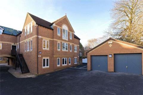1 bedroom apartment to rent, Chertsey Court, Guildford GU1