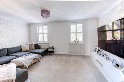 4 bedroom end of terrace house for sale, Osborne Road, Bromsgrove, Worcestershire, B60