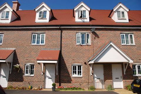 3 bedroom terraced house to rent, Stoke Mill Close, Guildford, GU1