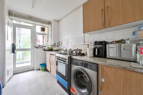 2 bedroom flat for sale, Biscay House, Mile End Road, Stepney, London, E1