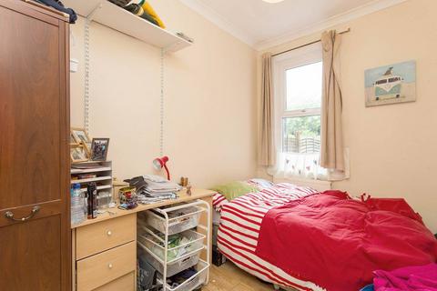 4 bedroom house to rent, Carlwell Street, Tooting, London, SW17