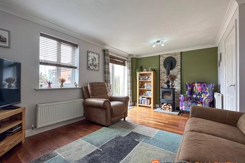 3 bedroom semi-detached house for sale, Swinderby Close, Newark NG24