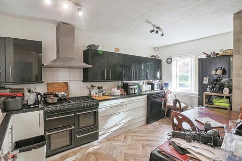 27 Brookway, Featherstone, Pontefract, WF7 5HP