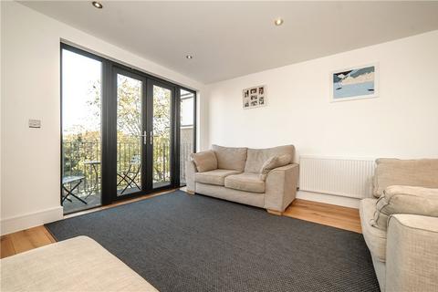 2 bedroom apartment to rent, Leigham Court Road, London, SW16