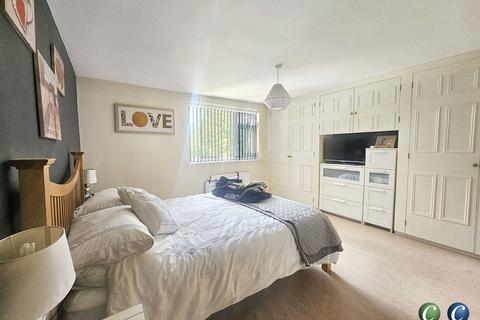 3 bedroom detached house to rent, Arch Street, Rugeley, WS15 2JU