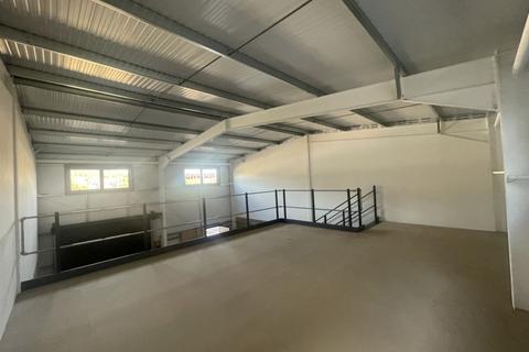 Industrial unit to rent, Barnfield Road, Folkestone, CT19