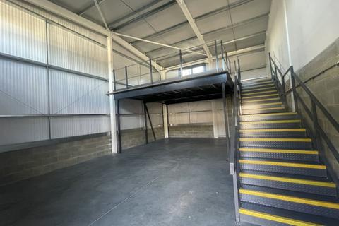 Industrial unit to rent, Barnfield Road, Folkestone, CT19