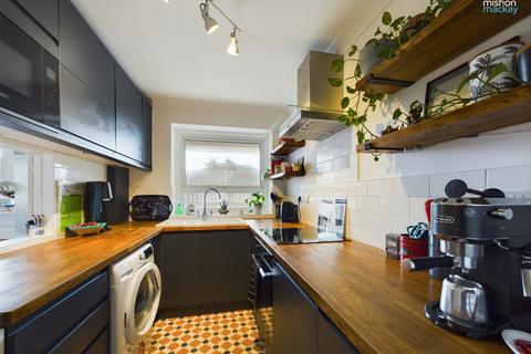 2 bedroom flat for sale, Princes Avenue, Hove, East Sussex, BN3
