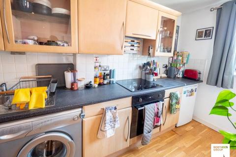 1 bedroom apartment to rent, Oldham Street :: NQ