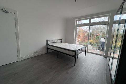 House share to rent, Greenford Road, Greenford, Greater London, UB6