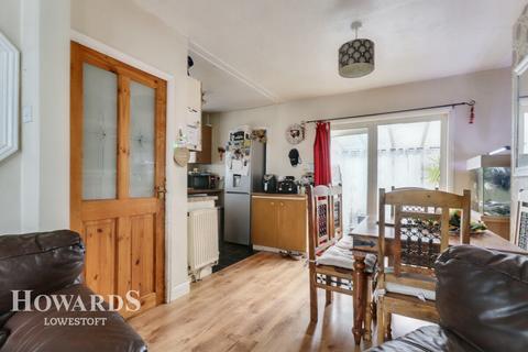 3 bedroom semi-detached house for sale, The Avenue, Pakefield