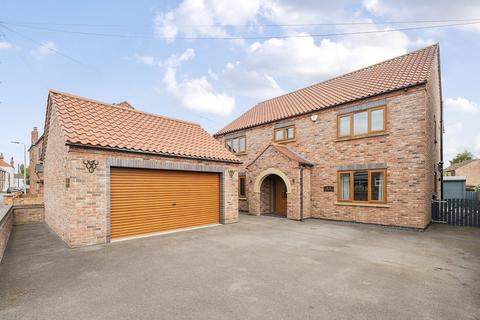 4 bedroom detached house for sale, Mere Dyke Road, Luddington, Scunthorpe, DN17