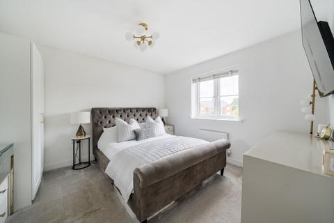 3 bedroom detached house for sale, Grant Avenue, Walton-On-Thames, KT12