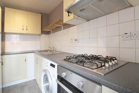 2 bedroom flat to rent, Cricklewood Lane, London NW2