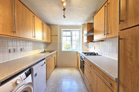 4 bedroom townhouse to rent, Oakview Gardens, London, N2