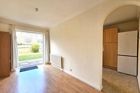 4 bedroom townhouse to rent, Oakview Gardens, London, N2