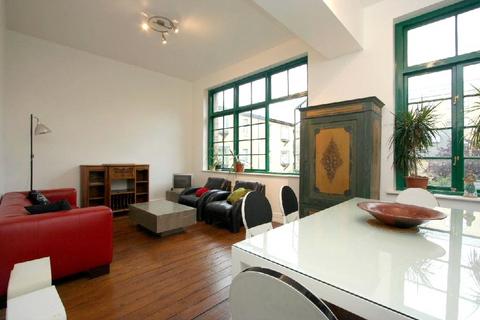 48 Lion Mills, London, E2 7ST