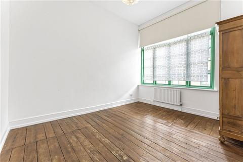 48 Lion Mills, London, E2 7ST
