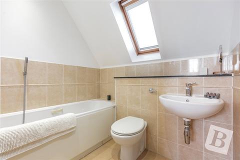 40 Birchfield, North Stifford, Grays, RM16 5UX