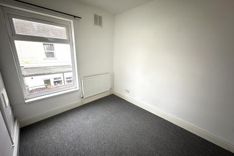 2 bedroom terraced house to rent, The Avenue, Hull HU3