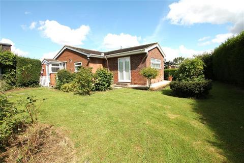 2 bedroom semi-detached bungalow to rent, Monkton Close, HU16