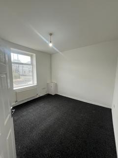 3 bedroom terraced house to rent, Louise Street, Rochdale, OL12