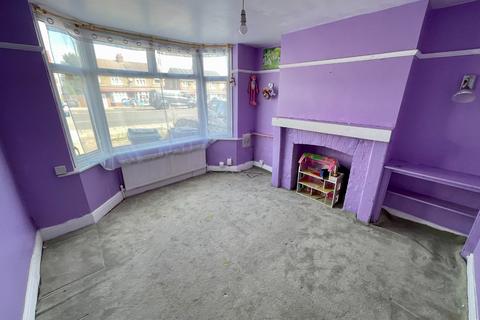 3 bedroom semi-detached house for sale, Dunstable Road, Luton, Bedfordshire, LU4 0HW