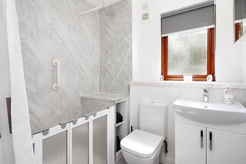 Flat 2, 4 Achray Avenue, Alexandria, G83 0QB