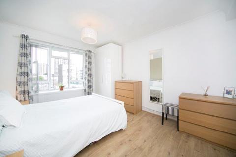 3 bedroom apartment to rent, Southgate Court, Southgate Road, de Beauvoir Town, N1