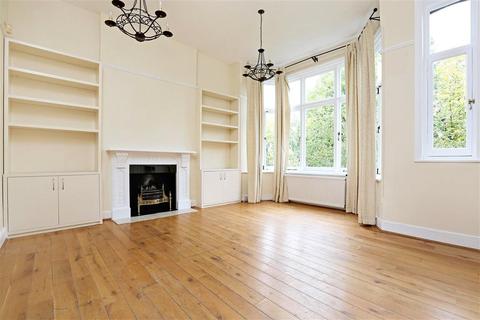 3 bedroom apartment to rent, Chesterford Gardens, London, NW3