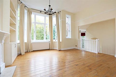 3 bedroom apartment to rent, Chesterford Gardens, London, NW3