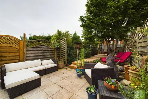 4 bedroom end of terrace house for sale, Pell Street, Reading, Berkshire, RG1